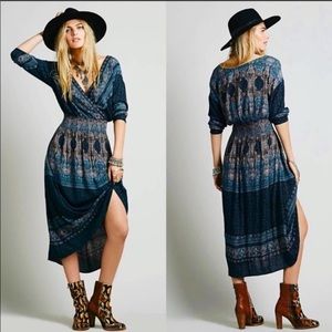 🎉Free People She’s A Lady Printed Midi Dress🎉